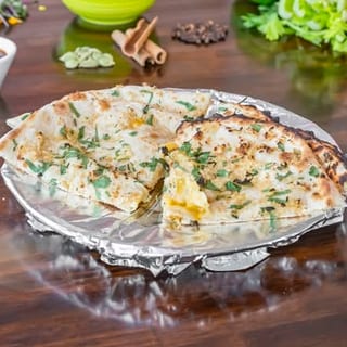 Garlic Chili Cheese Naan